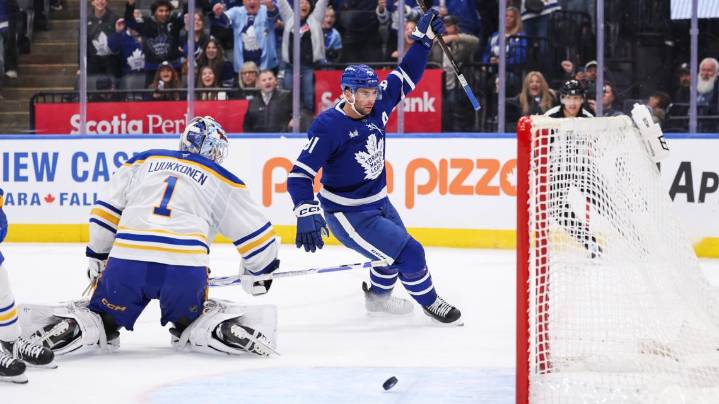 John Tavares scores 499th goal on OT breakaway to lift Maple Leafs past Sabres, 4