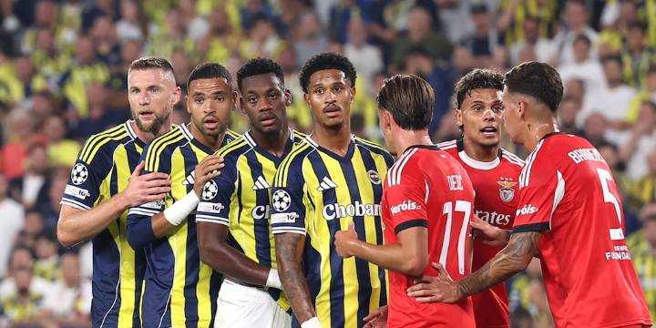 En Turquía, hablan de la posibilidad de que Jhon Jáder Durán deje el Fenerbahçe a mitad de la temporada 2025