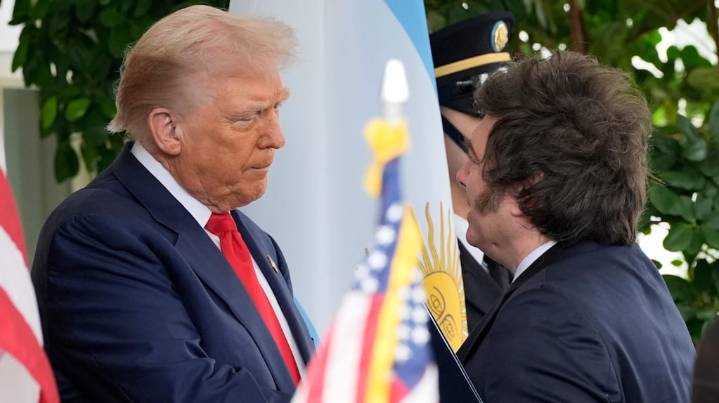 Por qué la intervención de Washington para defender al peso no logra disipar la desconfianza