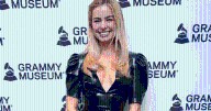 Addison Rae’s Wedding-Dress Stage Moment Sparks Fan Frenzy