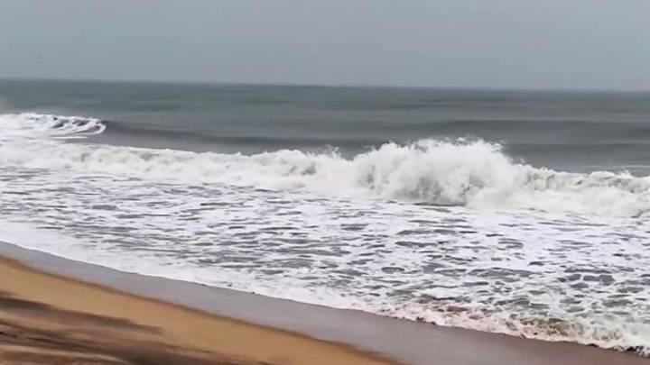 Tamil Nadu Weather Today: IMD issues orange alert in Chennai as Cyclone Montha intensifies, schools closed