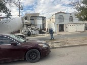 El monumental Cochino de la Semana: maneja un trompo cementero de conocida empresa