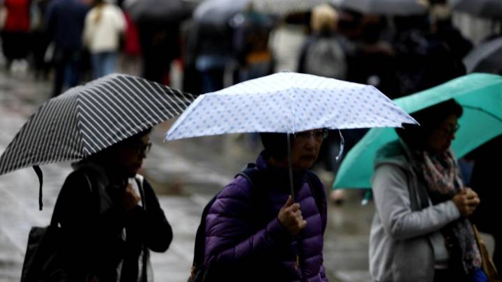Protección Civil manda la alerta por lluvias torrenciales a los móviles del Montsià (Tarragona) ante la DANA