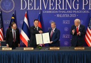 En el patio asiático, Trump vuelve a salir en el centro de la foto como el gran pacificador global