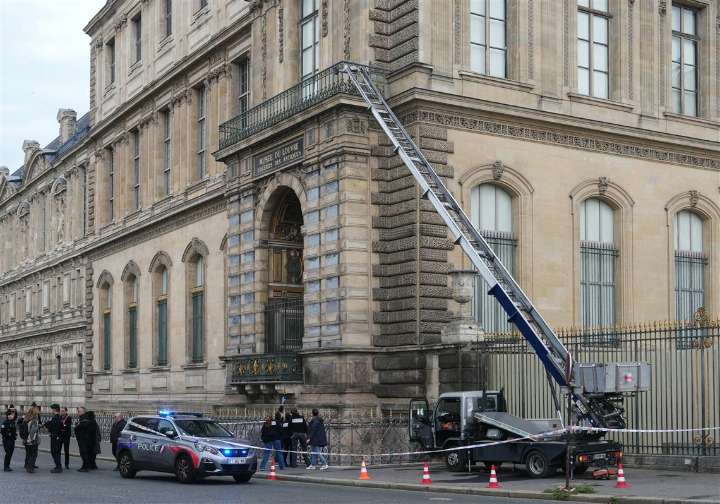 Thieves strike Louvre in brazen jewel heist as the world’s most visited museum shuts