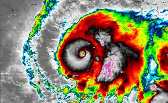 El huracán Melissa, de categoría 5, azota Jamaica con vientos y lluvias devastadores