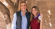 Maru Campos reconoce a Alegna González como un ejemplo para los chihuahuenses