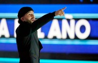Enaltece Bad Bunny a artistas latinos en Premios Billboard