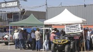 Usuarios carreteros llevan varados más de 12 horas en casetas de Michoacán por bloqueos de agricultores
