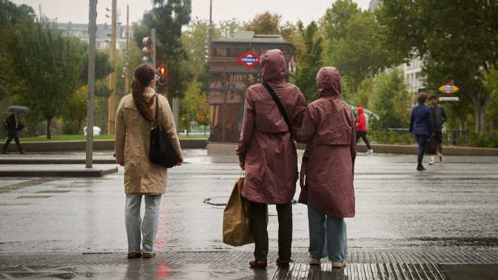 El tiempo este jueves 30 de octubre en España: Las lluvias y el oleaje dejan avisos naranjas y amarillos en el litoral