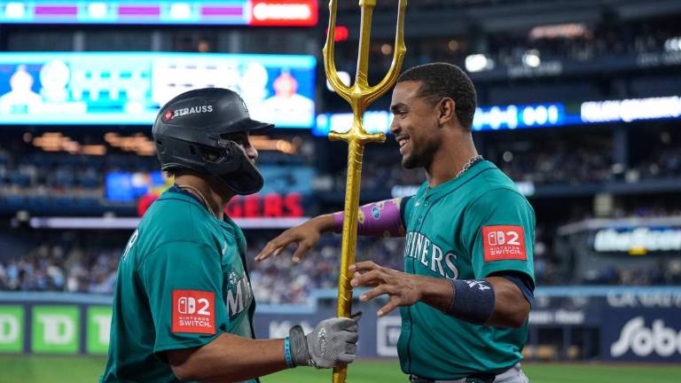 Marineros arrasan en Toronto y viajan a Seattle con ventaja de 2