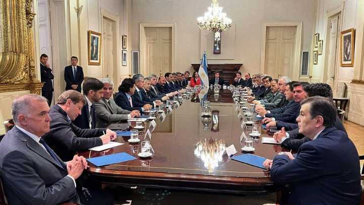 La acotada convocatoria de Milei a los gobernadores