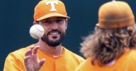 Giants hire Tennessee's Vitello as manager