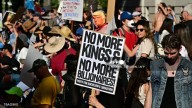 Miles protestan en EU contra gobierno de Trump bajo el lema 'No King'