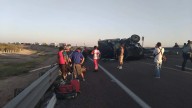 Vuelca tráiler en La Laguna; hay 4 lesionados