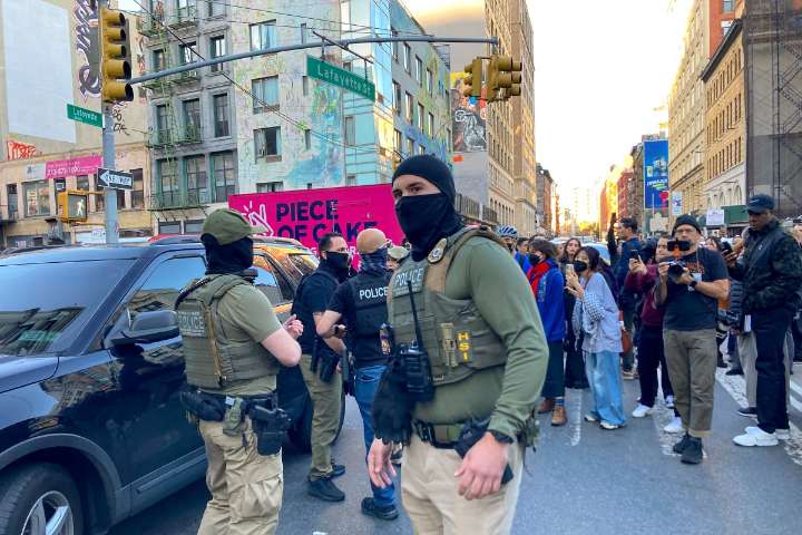 Fiscal General de NY lanza portal para recopilar imágenes de la redada de ICE en Manhattan