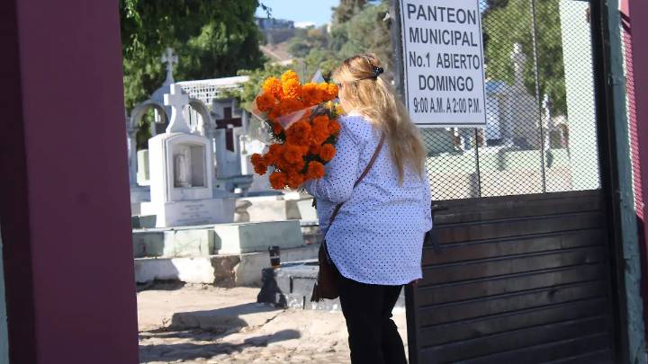 Tijuana esperan entre 200 mil y 300 mil visitantes en los panteones municipales