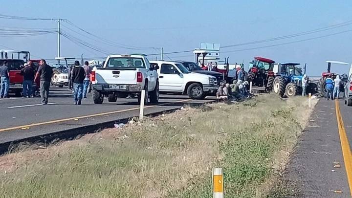 Agricultores de Guanajuato no prevén acuerdo; lanzan alerta estatal por bloqueos