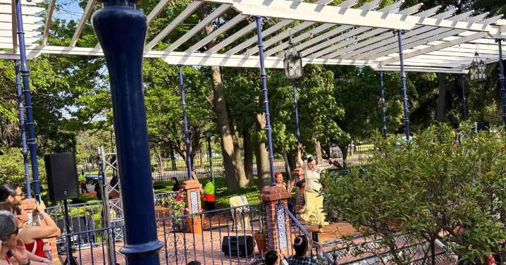 El Patio Andaluz de Palermo sus lagos, pérgolas, azulejos y rosales a los porteños