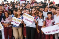 Entrega Mara Lezama domo nuevo a 950 estudiantes de la técnica 20 “Rafael Ramírez Castañeda”, de Cancún