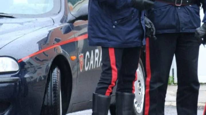 Detuvieron a una joven acusada de matar a sus dos hijos recién nacidos y esconderlos en un armario
