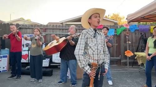 Rhythmo Mariachi Academy in Anaheim receives donation from Honda as part of Hispanic Heritage Month