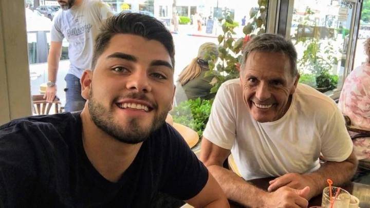 La emotiva carta de Nacho Russo tras la muerte de su papá: "Las palabras escasean por el nudo en la garganta"