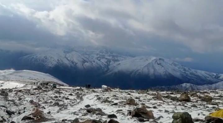Gulmarg receives season’s first snowfall, plains drenched in light rain