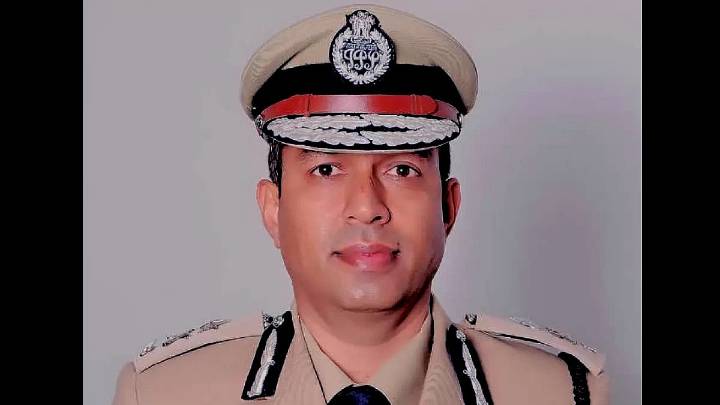 Haryana DGP Shatrujeet Kapur Sent on Leave After IPS Officer Y Puran Kumar’s Alleged Suicide
