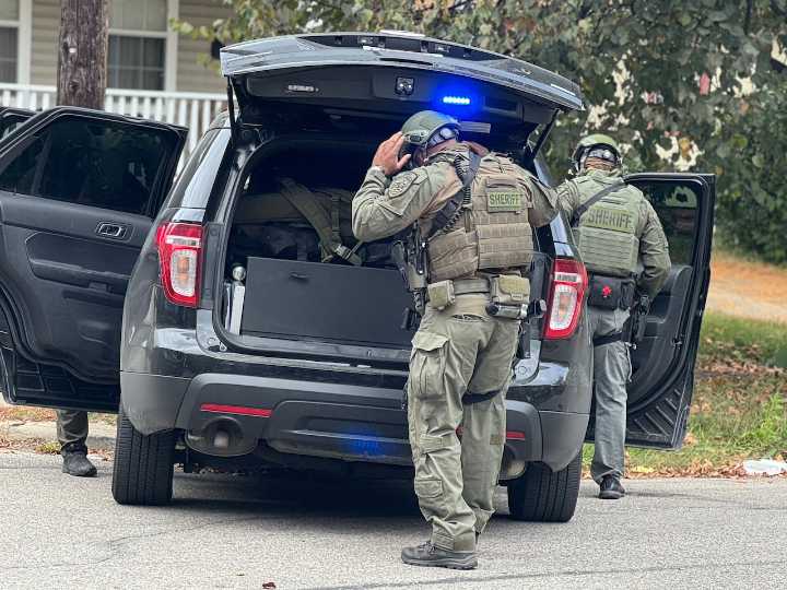 Feds charge man accused of shooting deputy U.S. Marshal in Cleveland