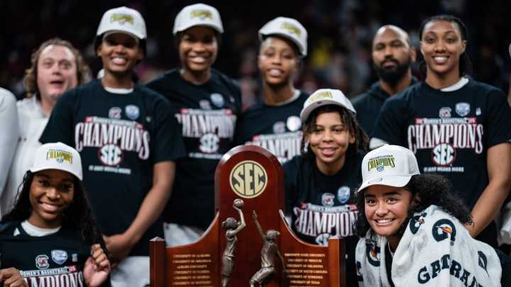 South Carolina, Dawn Staley predicted to win 2025