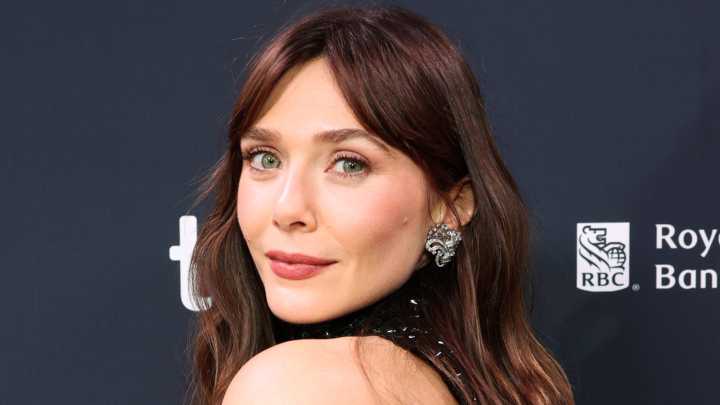 Elizabeth Olsen Looks Even More Like Her Sisters Without Makeup