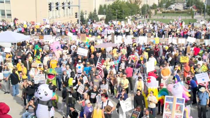 'Exercising my freedom': Hundreds attend second No Kings protest in downtown Lincoln