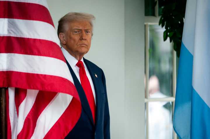 Trump califica de "acto económicamente hostil" que China no compre soja estadounidense