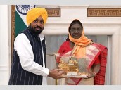 CM Mann invites President Murmu to participate in events to commemorate 350th Martyrdom Day of Sri Guru Tegh Bahadur Ji [ FULL VIEW ]