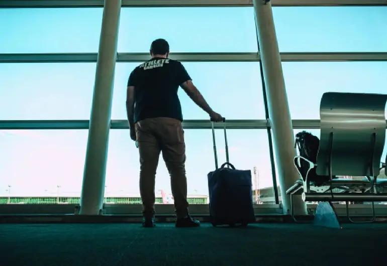 Estados Unidos cancela varias rutas aéreas de México