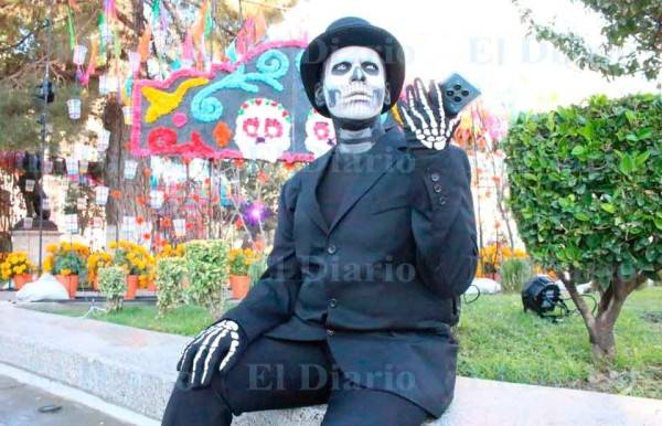 Galería.- Comienzan a verse disfraces en el Centro por Halloween