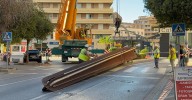 Así ha sido la retirada del obelisco de Motril