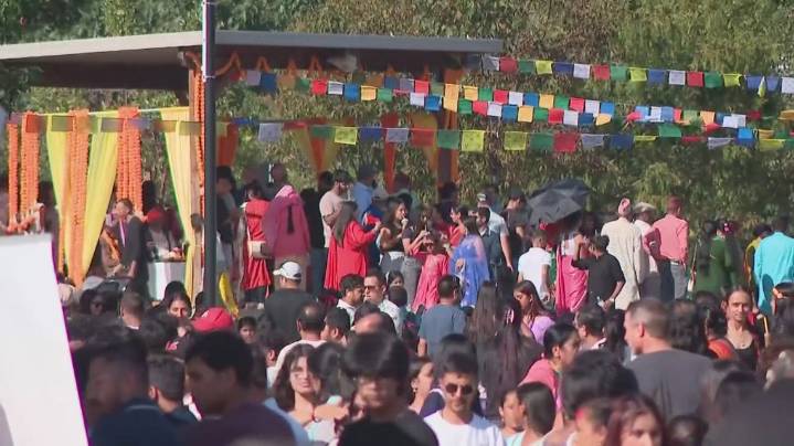 Reynoldsburg Diwali festival draws thousands in celebration of Hindu culture
