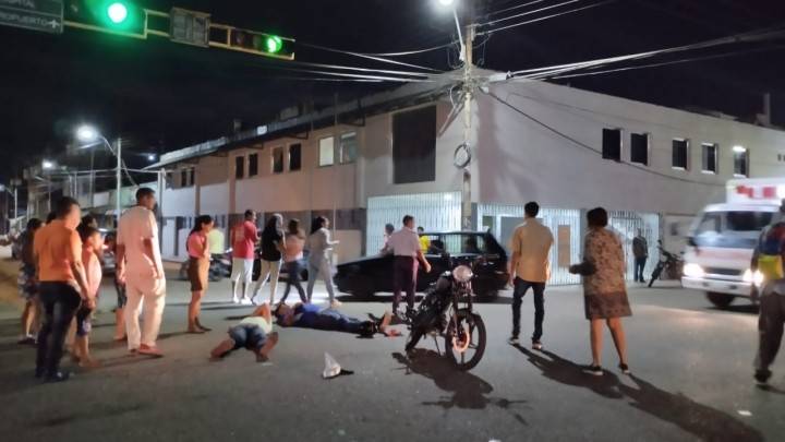 Carro involucrado en choque con una moto se dio a la fuga (+fotos)