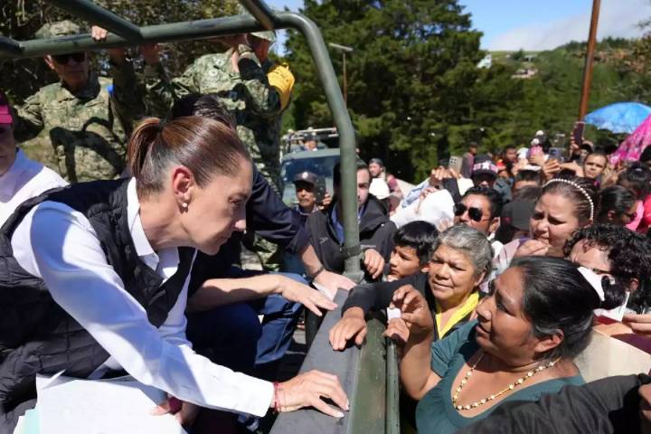 Sheinbaum recorre zona afectada por lluvias en Querétaro e insiste que “hay presupuesto suficiente para apoyar a todas las familias”