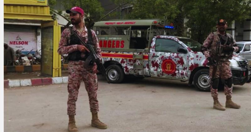 Suicide attack kills seven Pakistani soldiers near Afghan border