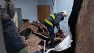 Tragedia en zona oeste: una mujer murió aplastada al derrumbarse una losa en su casa