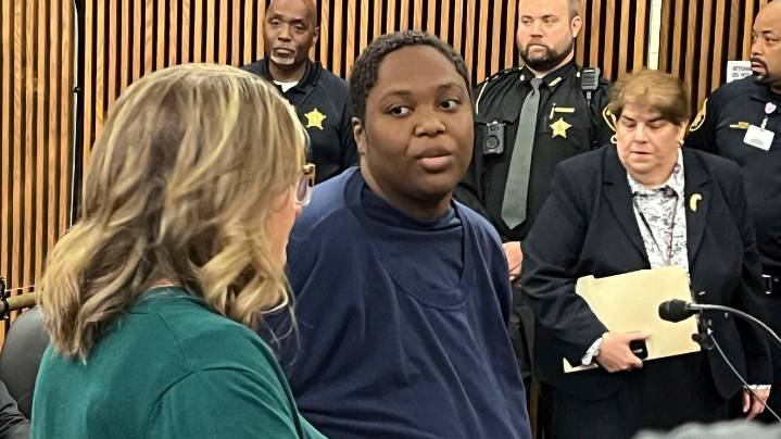 Cleveland woman sentenced to life in prison for fatally stabbing 3