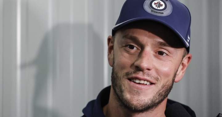 Toews returns to NHL with hometown Jets after being out 2 seasons with long COVID