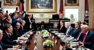 EE.UU. prepara más ayuda financiera para Argentina tras cita Milei