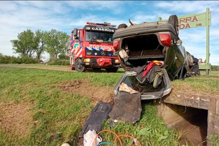 Joven resultó hospitalizado tras volcar con su auto en Ruta 39