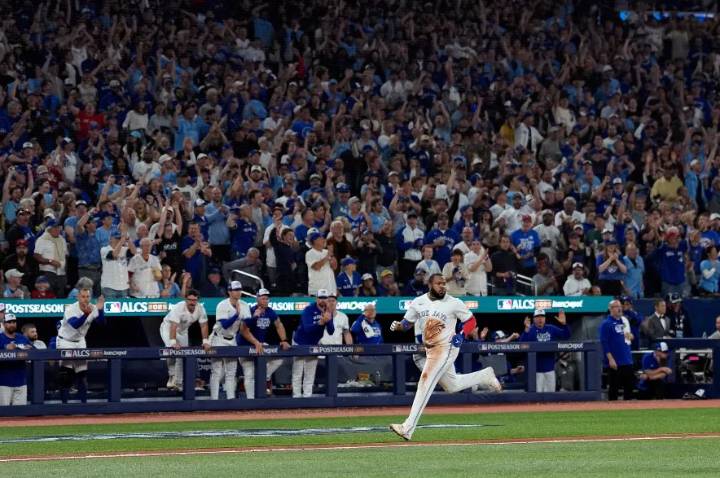 Strong offence from Toronto Blue Jays forces Mariners to ALCS Game 7