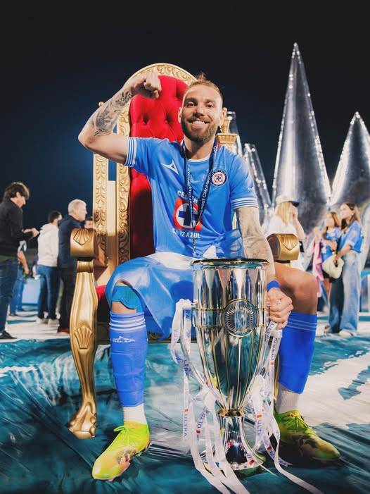 Rodolfo Rotondi firma nuevo contrato con Cruz Azul