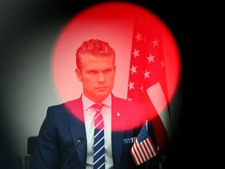 Hegseth advierte que Estados Unidos impondrá "costos" a Rusia si fracasan los esfuerzos de paz